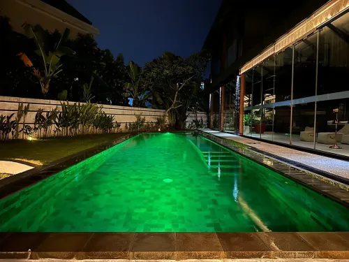 pool_by_night